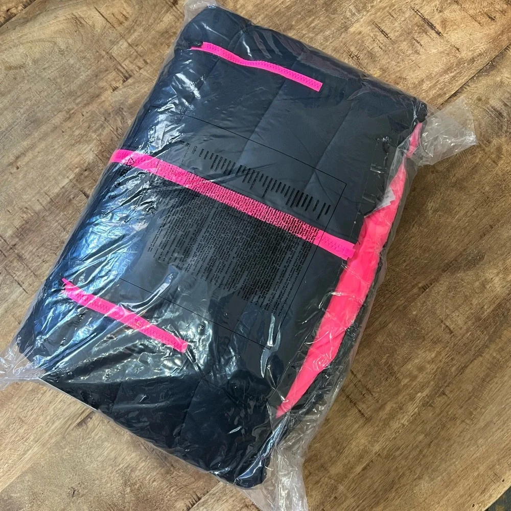 Girls black and pink parka puffer coat - Picture 4 of 5